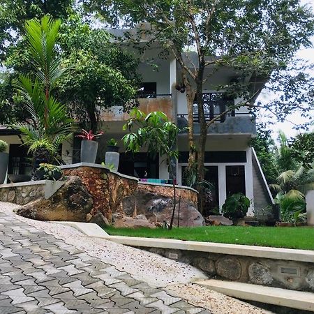 Center Point Villa أونا واتونا المظهر الخارجي الصورة