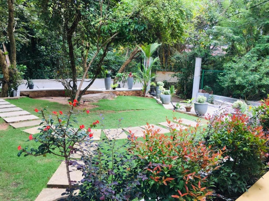 Center Point Villa أونا واتونا المظهر الخارجي الصورة